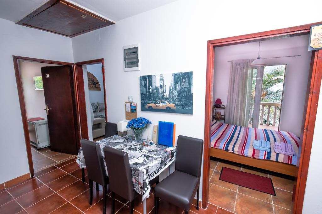 Apartments Beachfront Cattaro Esterno foto